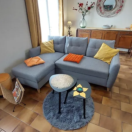 6 Pers Avec Jardin Clos Et Cheminee A Ytrac, Proche Aurillac Дом отдыха