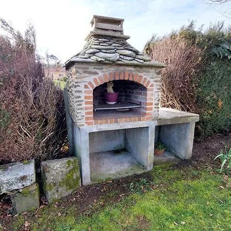Дом отдыха 6 Pers Avec Jardin Clos Et Cheminee A Ytrac, Proche Aurillac Ytrac